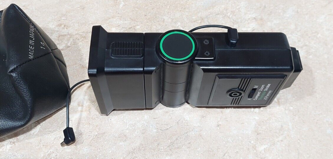 JCPenney Compact Zoom Thyristor Strobe FLASH Tilt Head Vintage W/ Color Filters