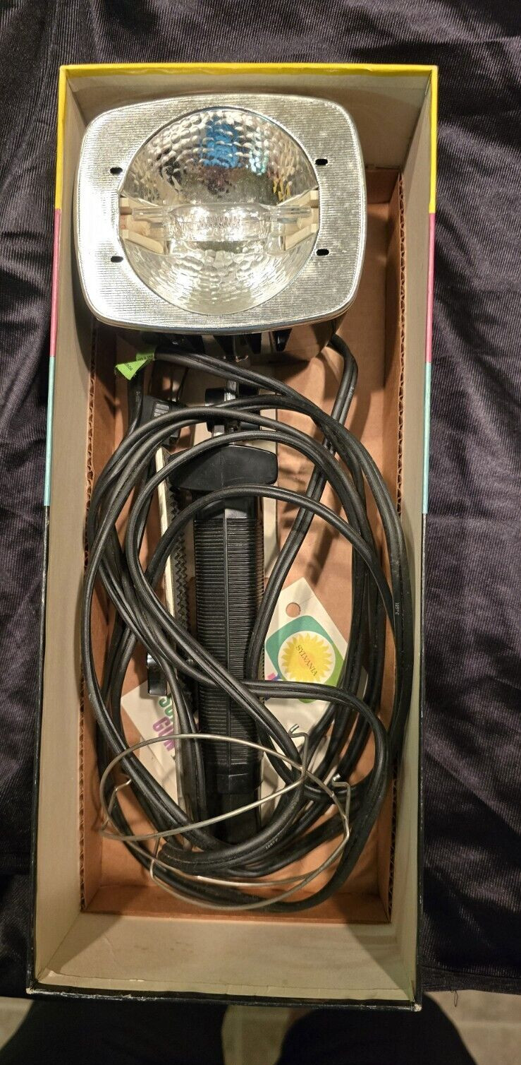 SYLVANIA Vintage Sun Gun II Movie Camera Light Model SG-55 with Original Box