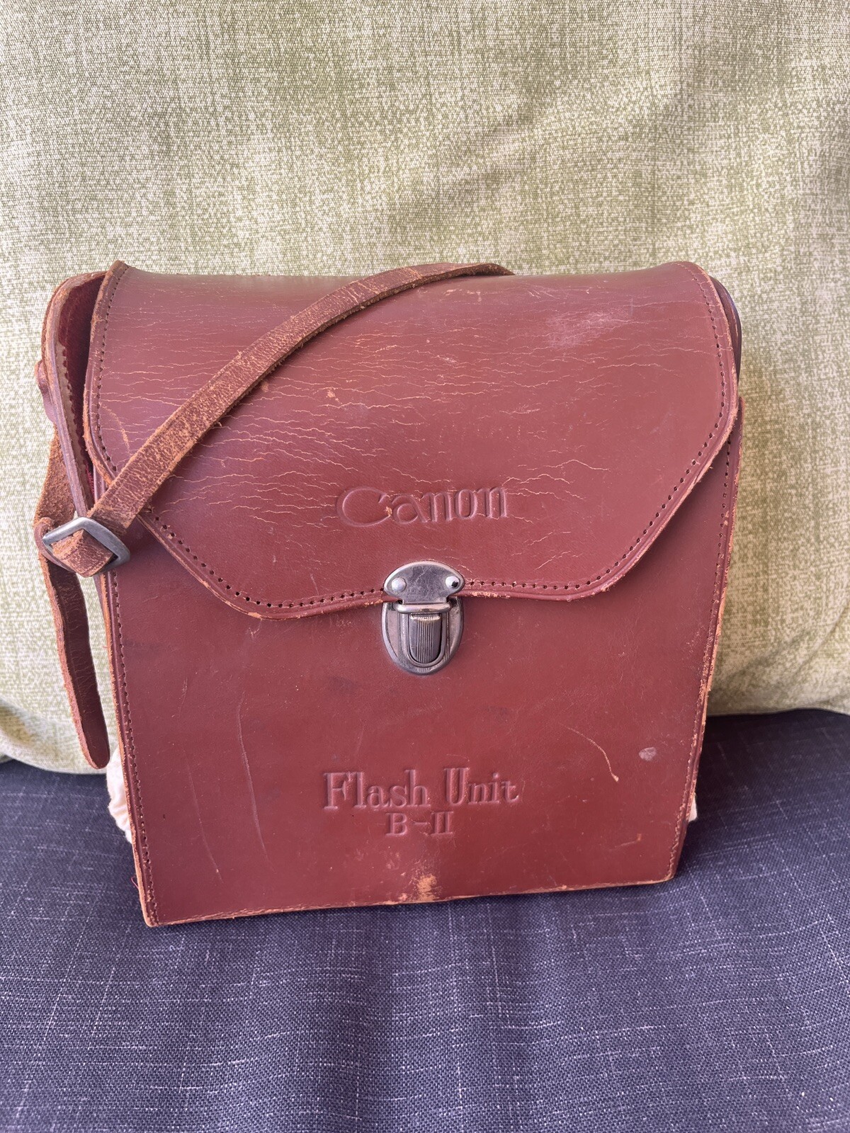 Vintage Canon Photoflash Camera Flash Unit B-II accessory & case