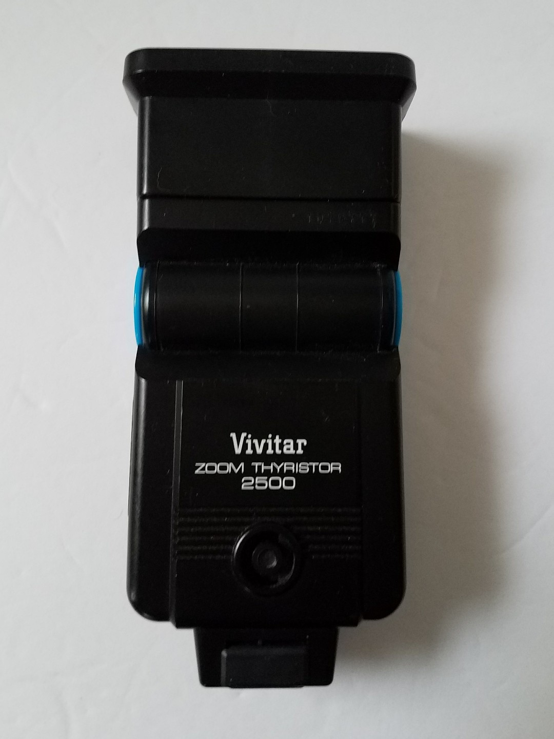 VIVITAR 2500 Zoom THYRISTOR Flash Bounce Auto Hot Shoe Electronic Camera – ASIS