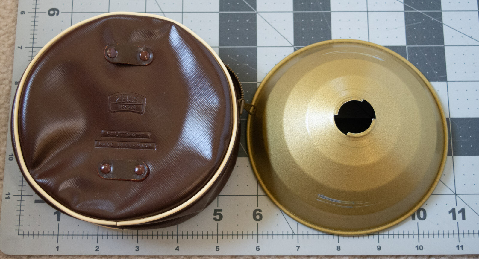 Vintage Zeiss Ikon Ikoblitz Stuttgart Bulb Flash Disc With Case