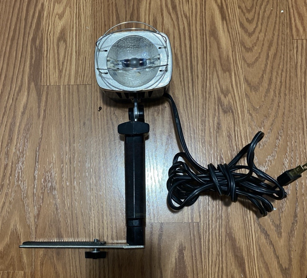 Vintage Sylvania Sun Gun2 Movie Light/w Bracket SG55. For Vintage Camera Users