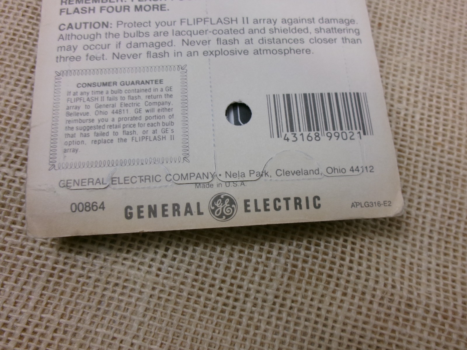 GE Flip Flash II Twin Pack Original Packaging 16 Flashes New Old Stock