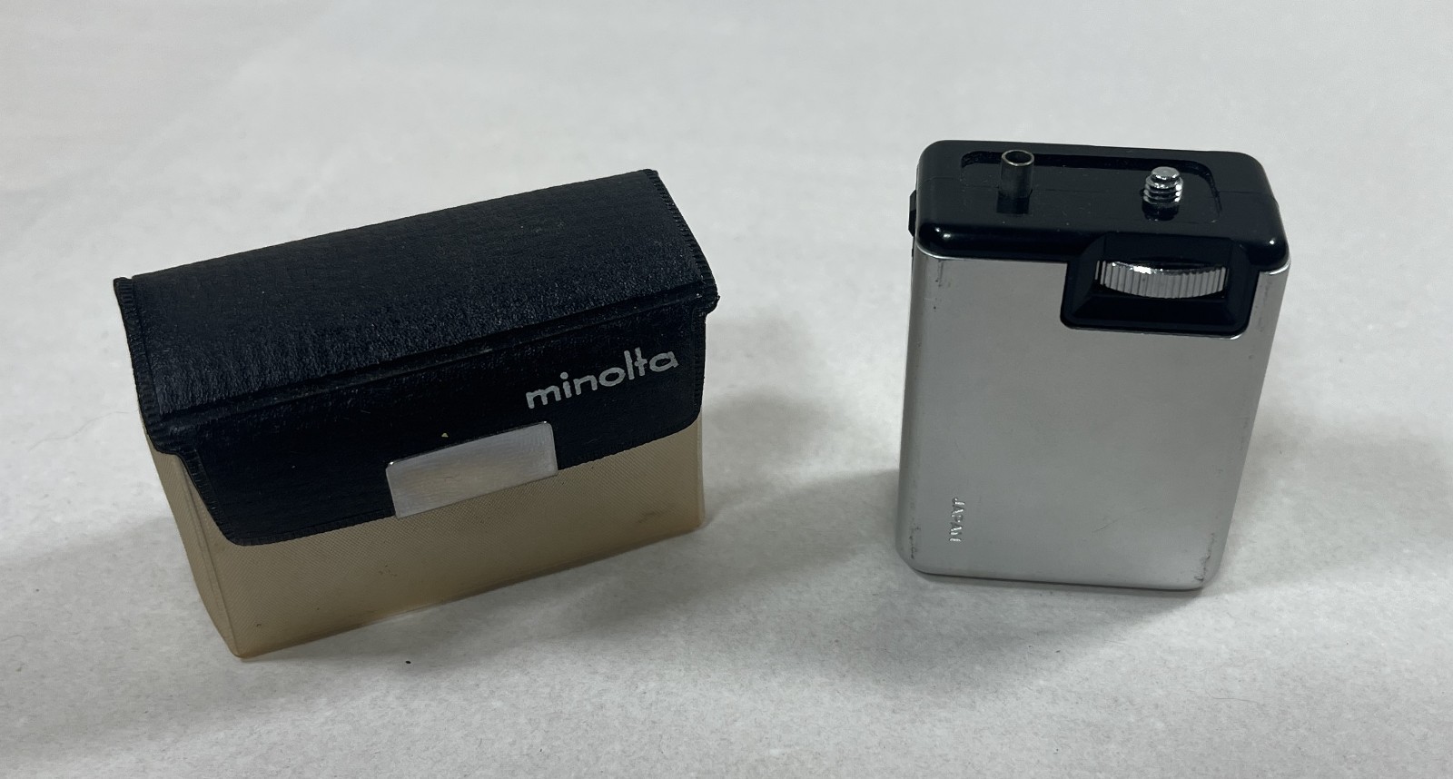 Minolta MG-S Cube Gun Flash For Minolta 16MG-S Camera – With Case