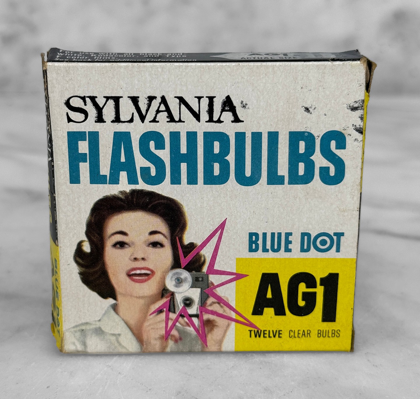 Vintage Sylvania Blue Dot Photography Flashbulbs AG1 – Box of 12