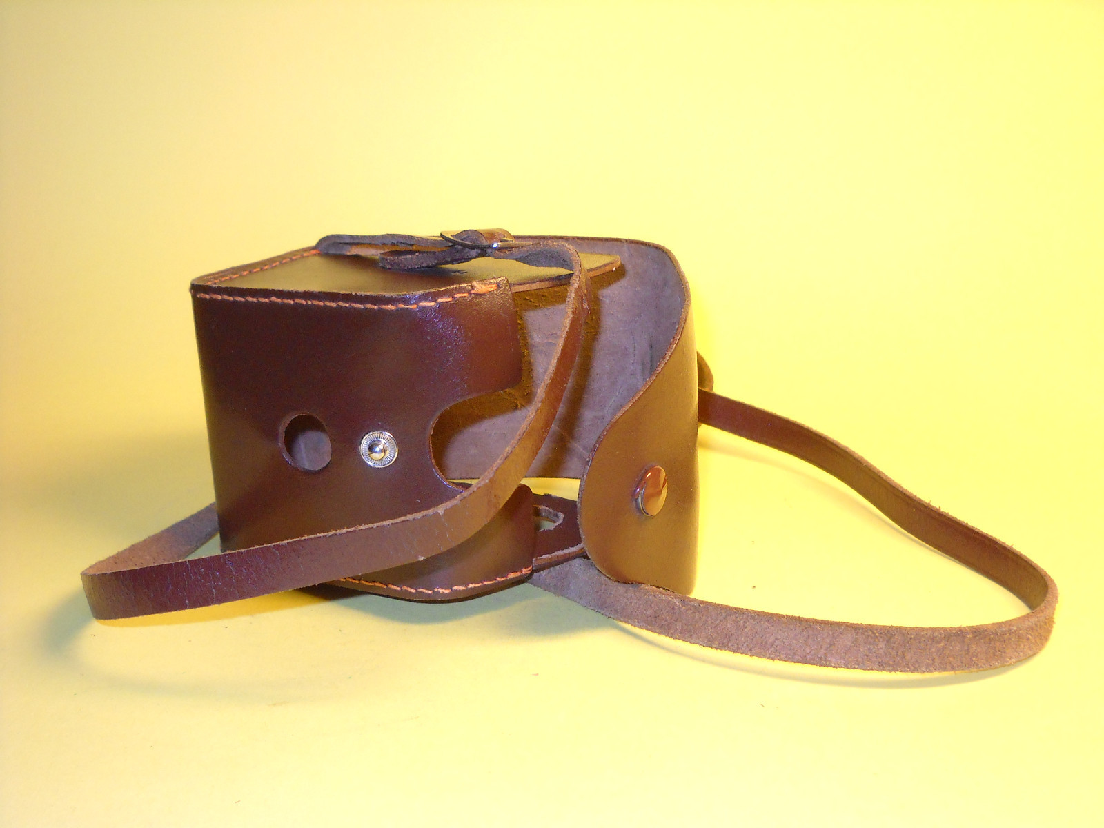 Vintage case in leather for Bilora Boy in very good condition!