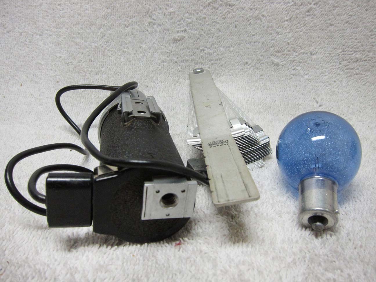 TWO Vintage Leitz LEICA FLASH Units CEYOO & CHICO for Screwmount Camera