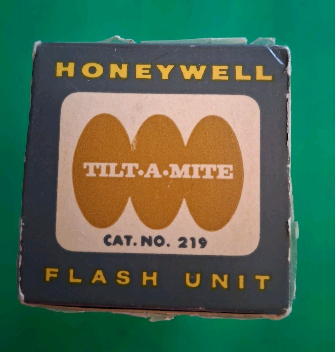Vintage Honeywell Tilt-A-Mite Flash Unit With Case CAT. NO 219 Photography Flash