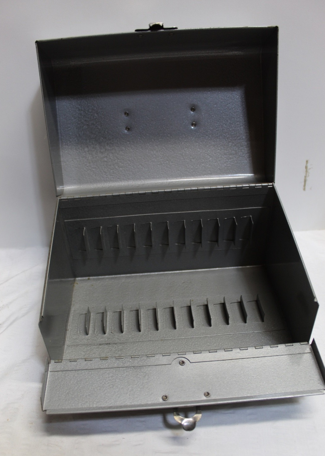 8MM Metal Movie Film 12 Reel Holder Carrying Case