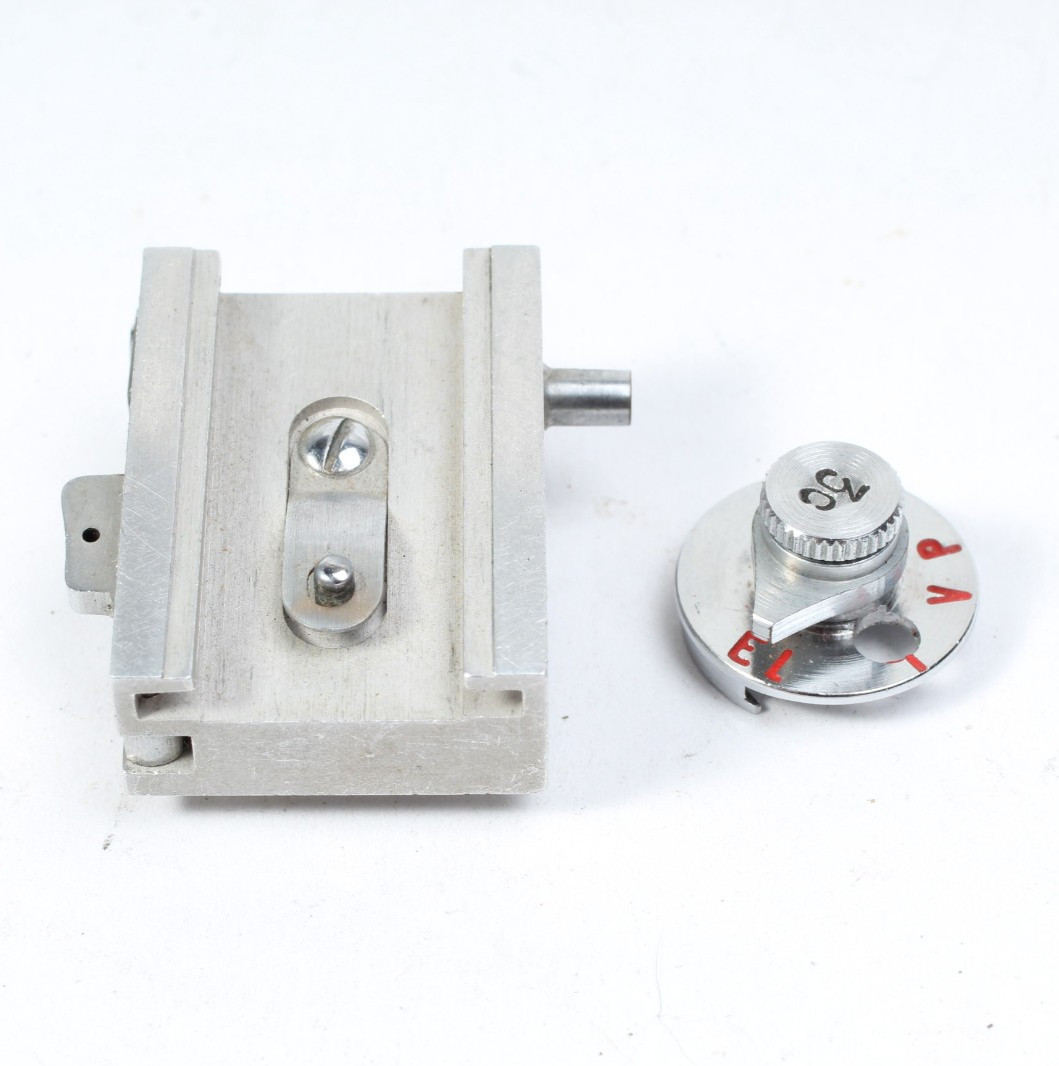 HAKOSYN FLASH SYNCHRONIZER FOR LEICA & RUSSIAN SCREW MOUNT RANGEFINDER CAMERAS