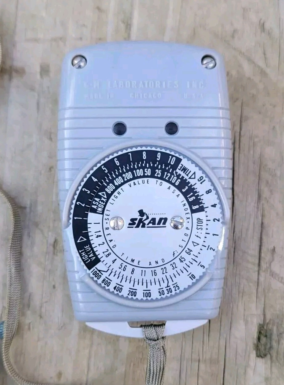 Vintage Skan Quick Camera Exposure Meter ASA 100 With Gray Pouch Chicago USA
