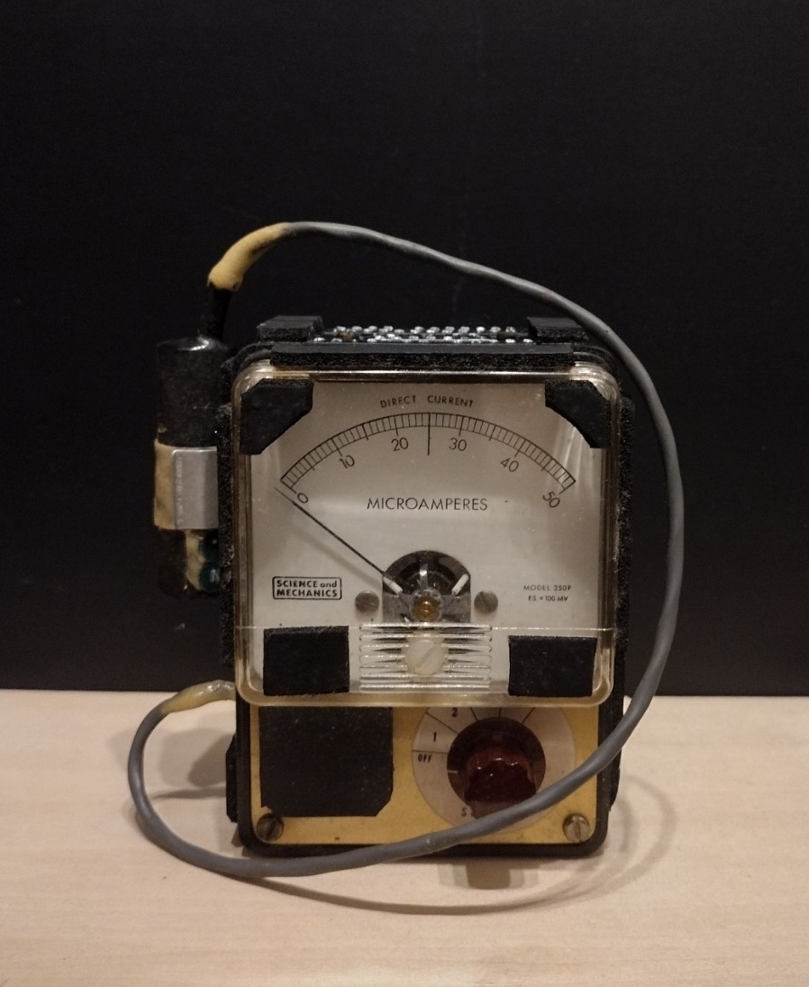Science & Mechanics Magazine Vintage Model 250P Light Meter Circa Late 60s