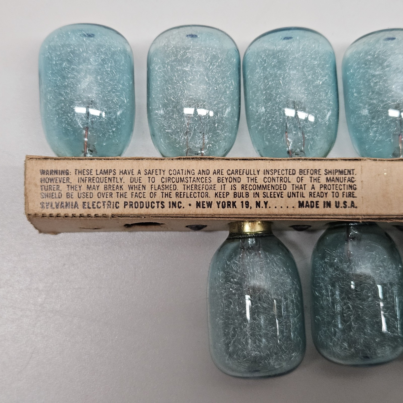 Sylvania Blue Dot Superflash Bulbs 10 In Pack Vtg 1950’s M-2 M-2B Flashbulbs