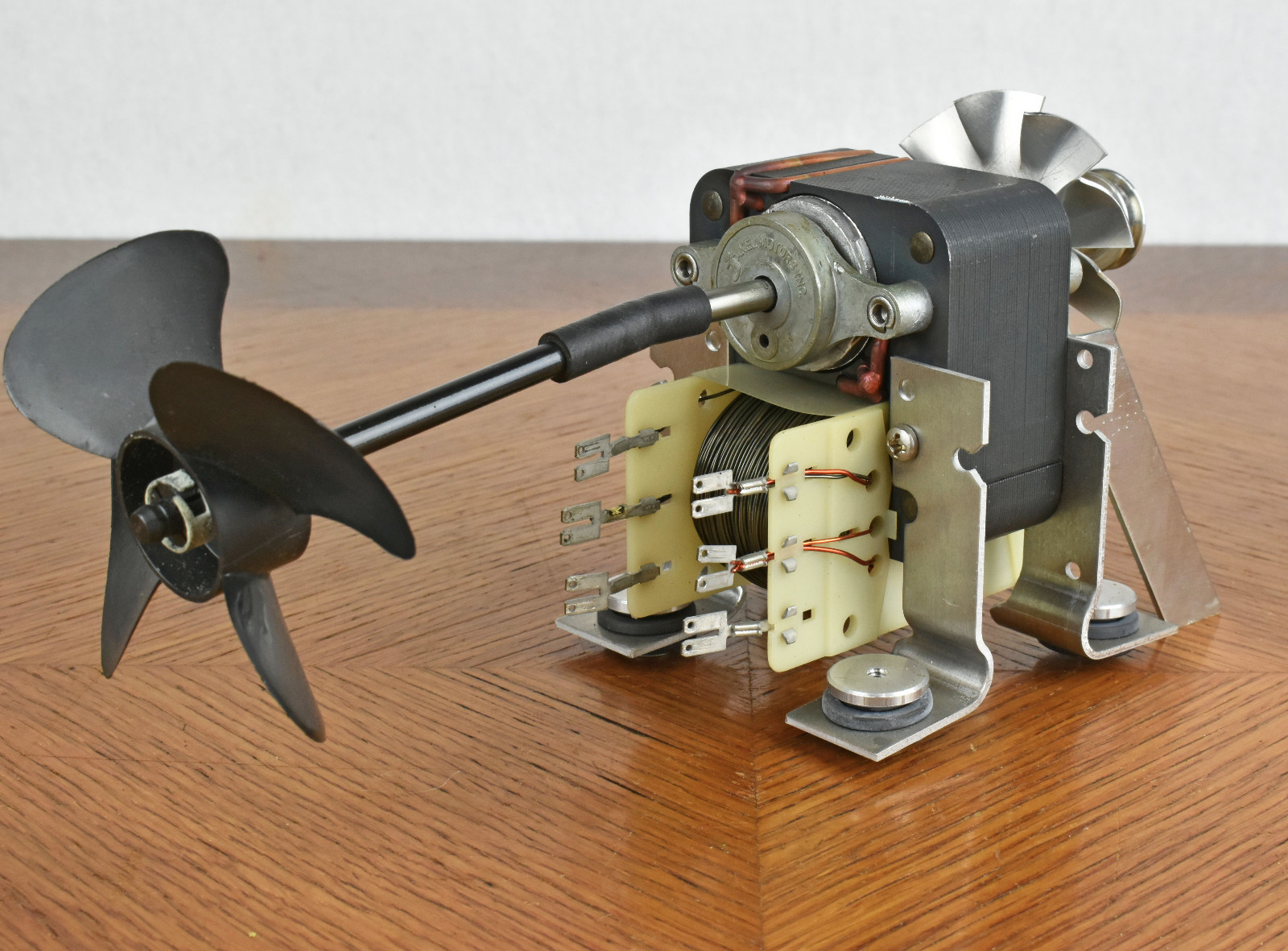 Drive Motor and Fan Replacement Part for Bell & Howell MX60 8mm Projector