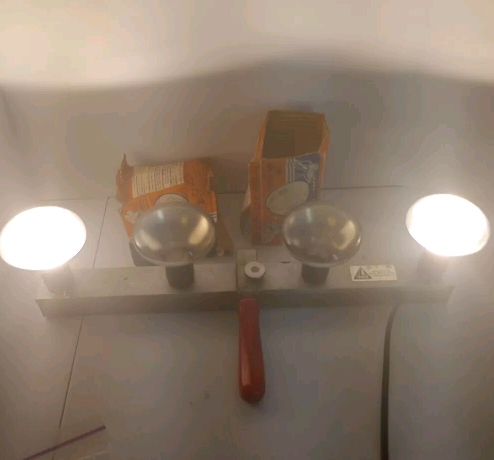 Vtg Sears Roebuck Folding Photo Movie Light Bar, 2 & 4 Lamp W 4 Vtg MOVIE BULBS