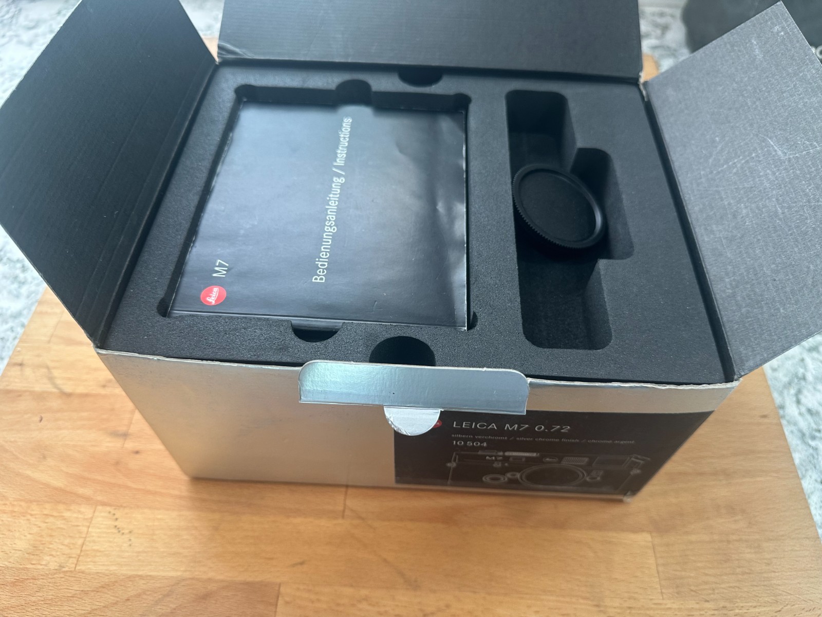 Original Leica boxes: Two lense boxes,One camera body box. See details in photos