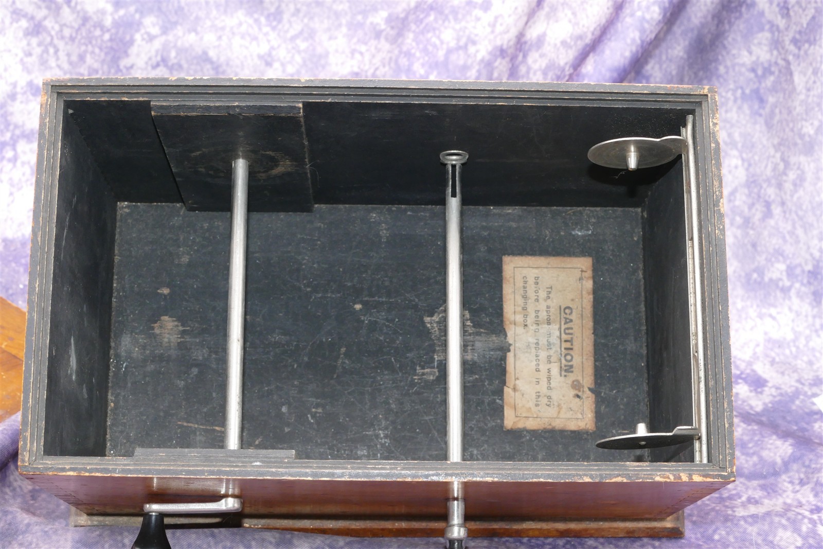 Vintage Kodak Wooden Developer Film Tank 3 1/2″ Model B Dovetail Joints