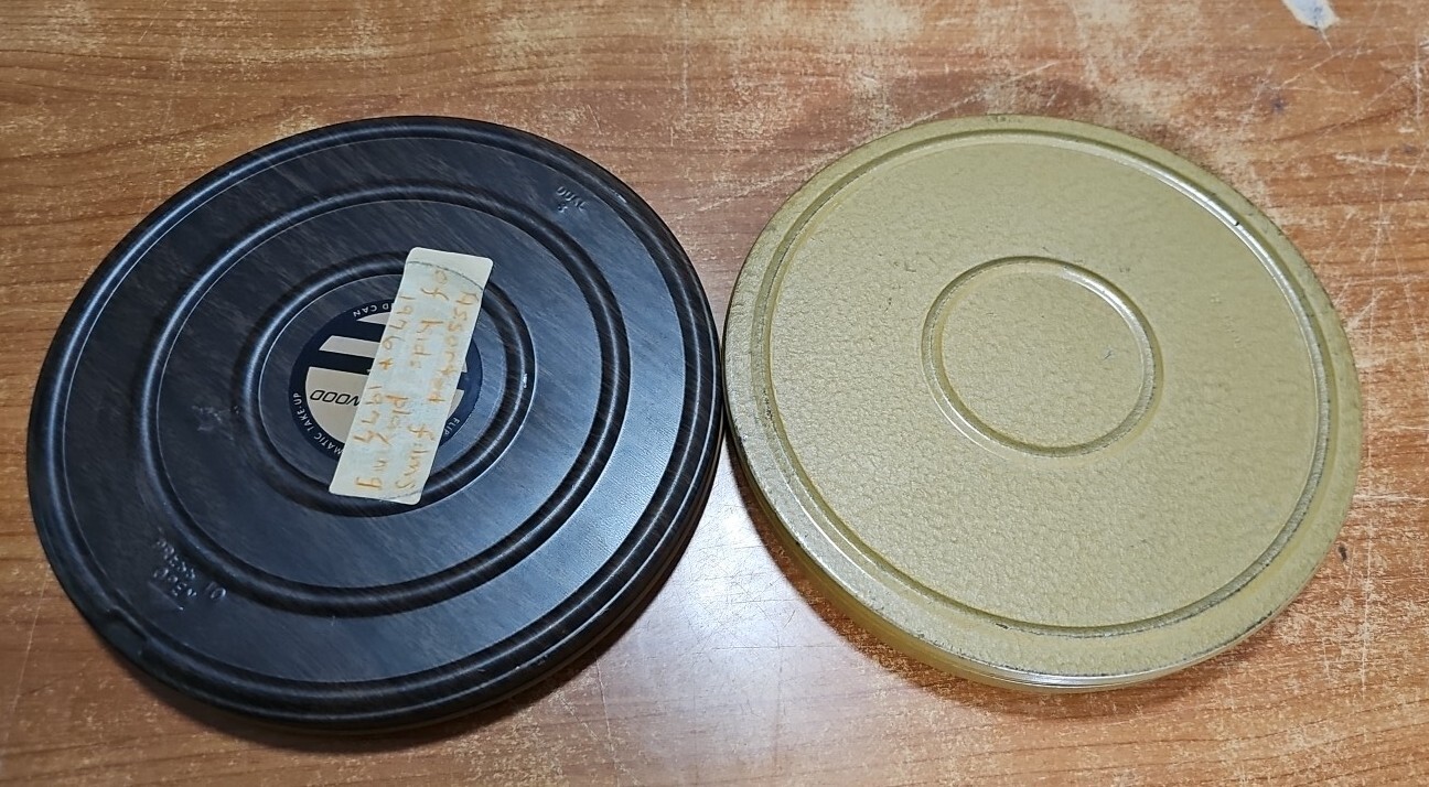 Vintage Pair Of Super 8mm 7” 400ft. Matching Metal Gold Movie Film Reels In Cans