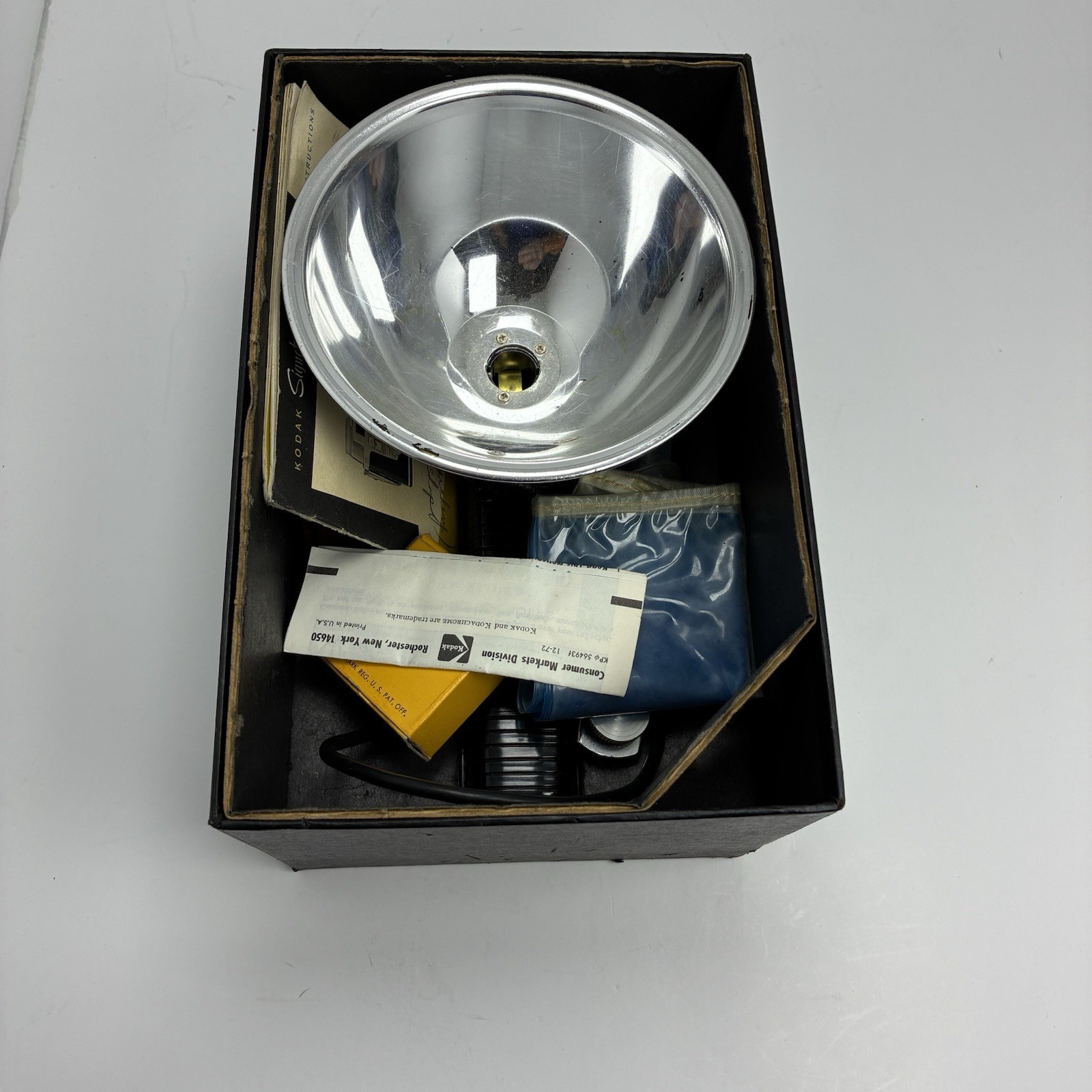 Vintage Kodak Standard Flasholder Lumaclad Reflector Box Camera Flash Kit