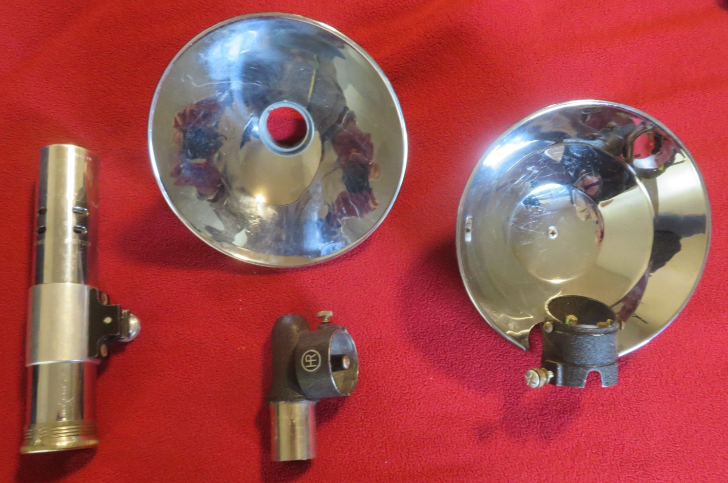 VINTAGE HEILAND RESEARCH PHOTOGRAPHER’S FLASH HANDLE & TWO REFLECTORS LIGHTSABER