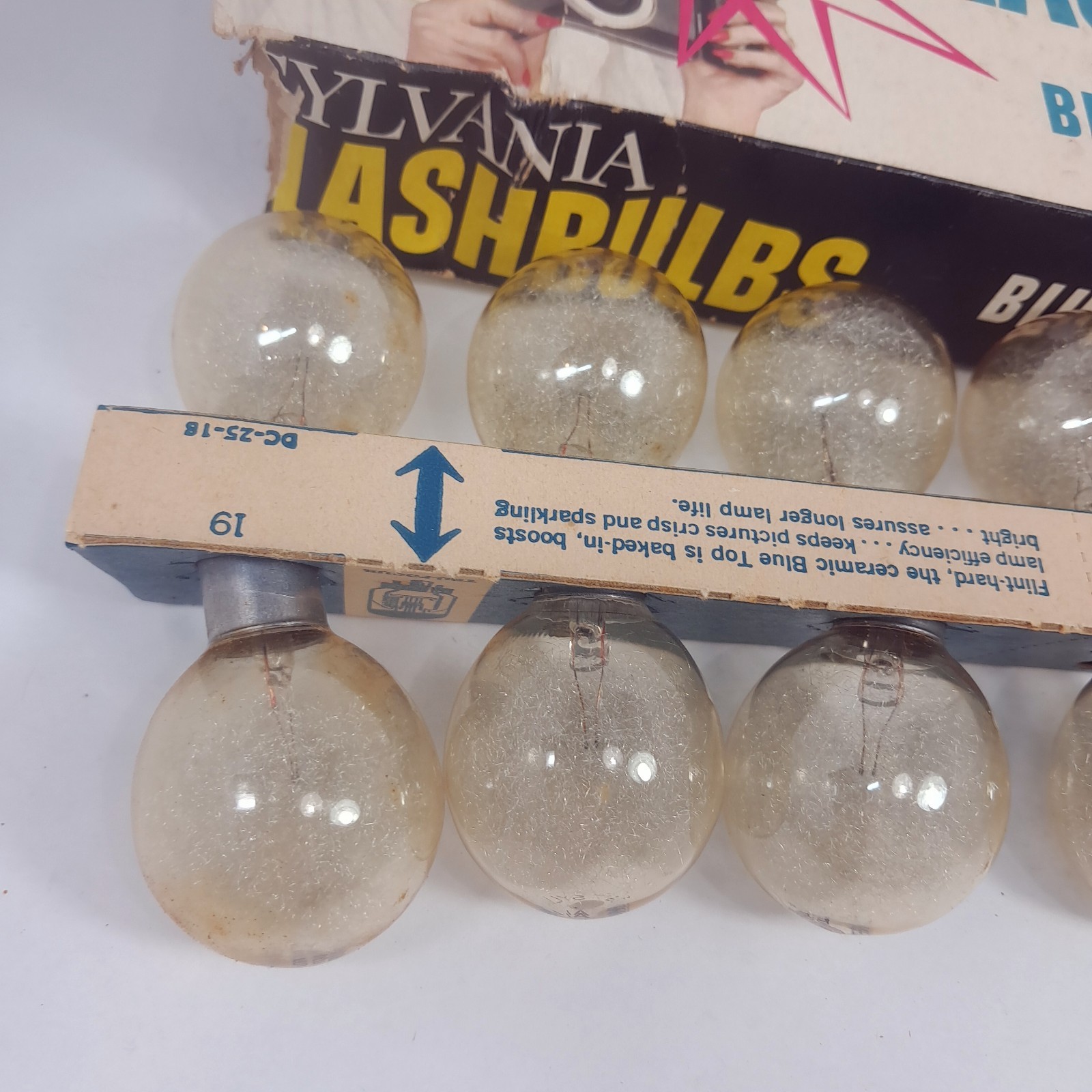 Vintage Sylvania Flashbulbs Blue Dot Press 25 P25 clear camera box set 12