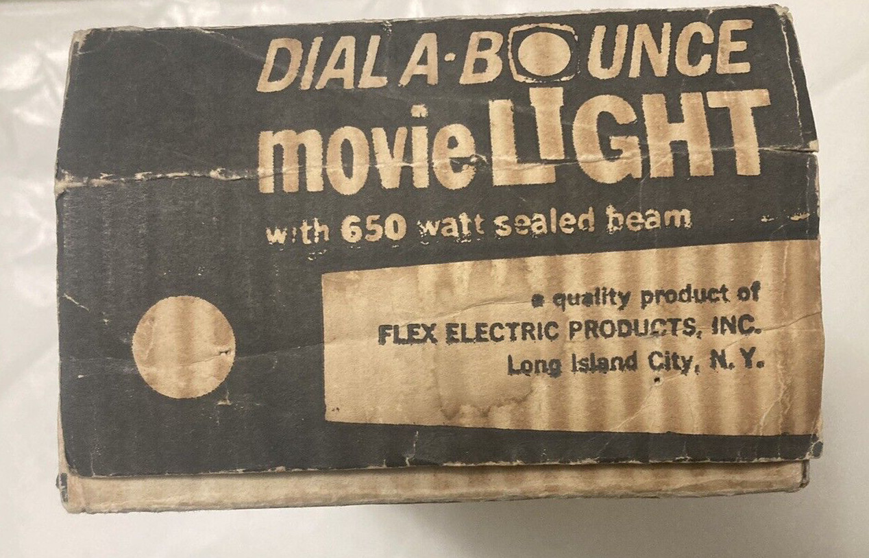 Vintage Sylvania Dial-A-Bounce 8mm Super 8 Movie Camera Light 110 and 220V WORKS