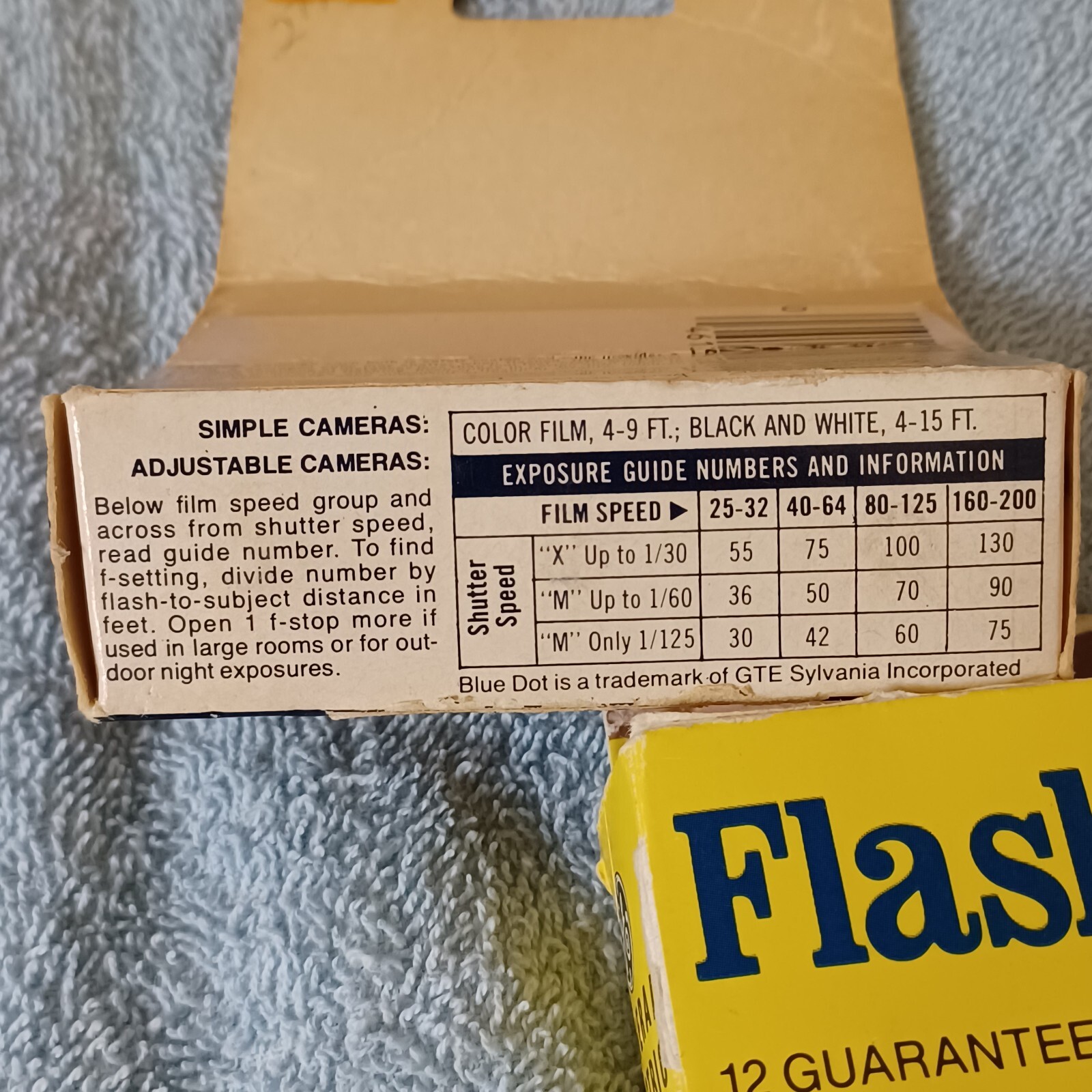 Vintage Flash Cubes Lot – Sylvania Blue Dot and General Electric 6 Cube Lot