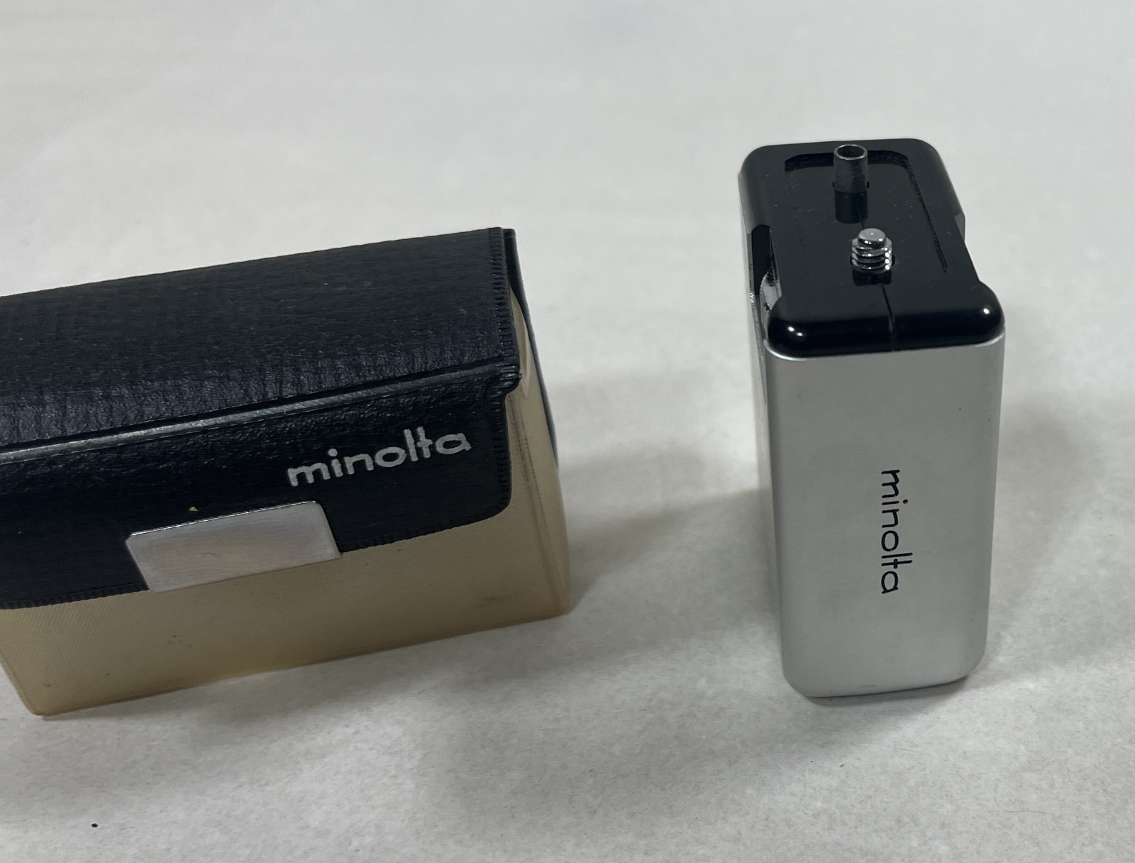 Minolta MG-S Cube Gun Flash For Minolta 16MG-S Camera – With Case
