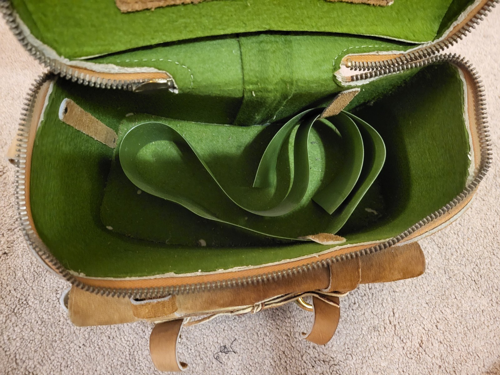 Coast Camera Bag Top Grain Genuine Cowhide Suede Made USA Zip Green Interior VTG