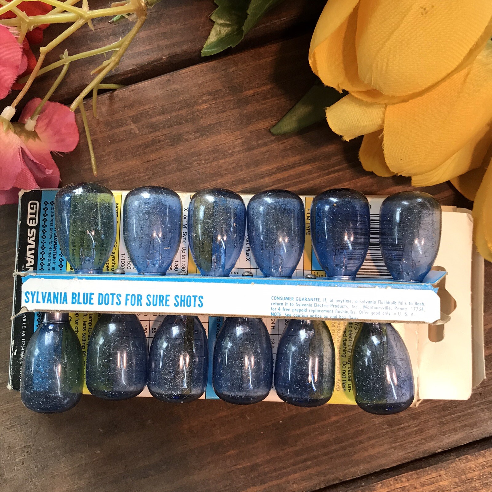 NOS! Vintage SYLVANIA Blue Dot Flashbulbs M3B 12 Blue Bulbs