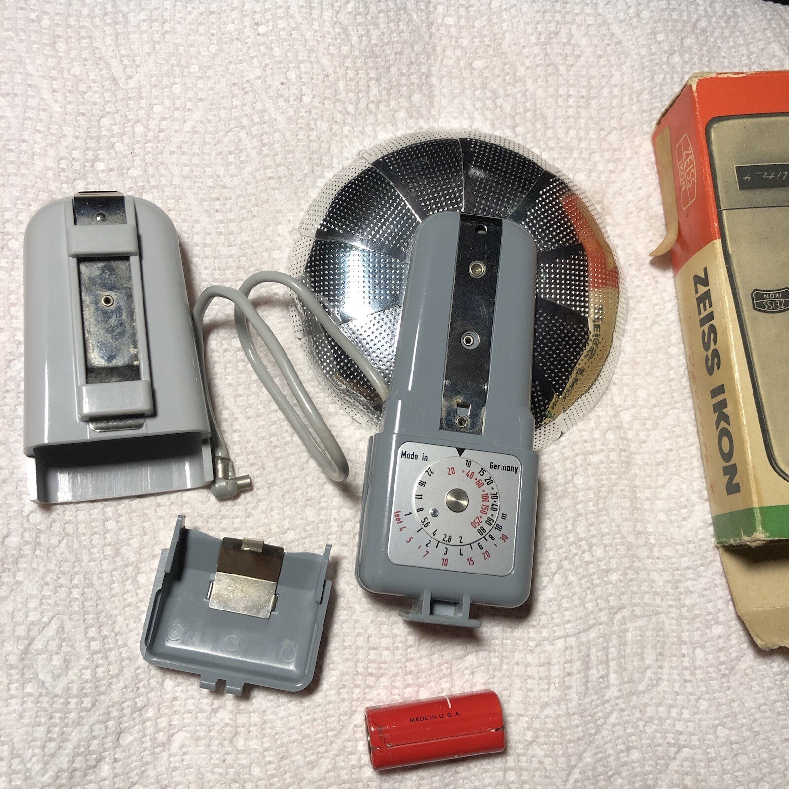 Vintage ZEISS IKON Ikoblitz 4 in Original Box Germany Pre-Owned no Flash bulb