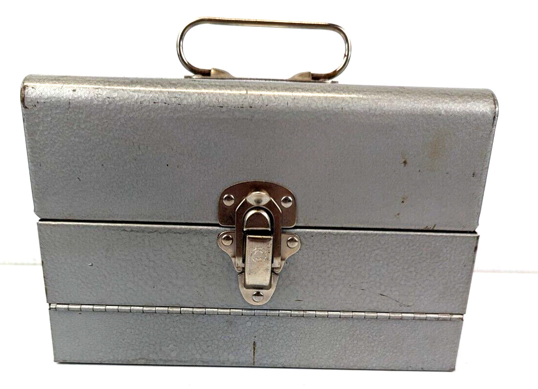 Vintage Logan Deluxe 8mm Film Chest 12-5″ Reel Capacity Latch Handle 5.5×5.5×8.5