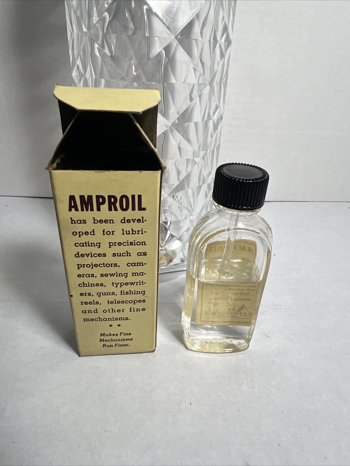 AMPRO Stylist Projector Accessory Kit: 1 Bottle Amproil, 5 Fuses, 1 Brush w/Box