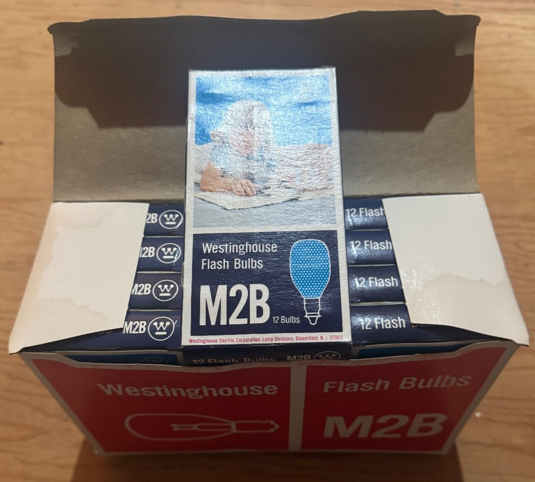 QTY 36 bulbs – Westinghouse M2B Flashbulbs Vintage 3 boxes of 12 bulbs/box