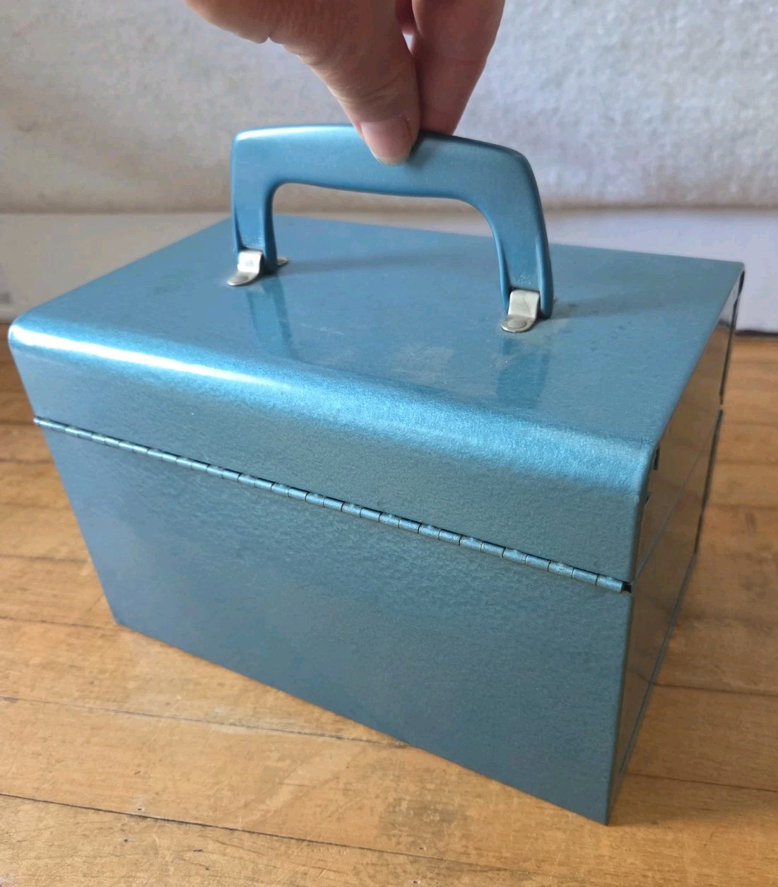 Super 8mm Film Storage Case Box with 12 Slots & 12 Metal Reel Canisters Vtg 1960