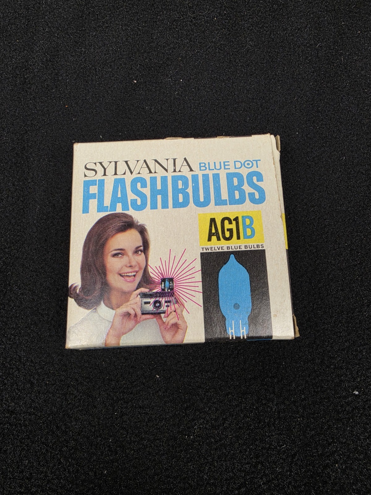 Vintage Sylvania AG1B Blue Dot Flashbulbs 12 Bulbs Made in USA Untested