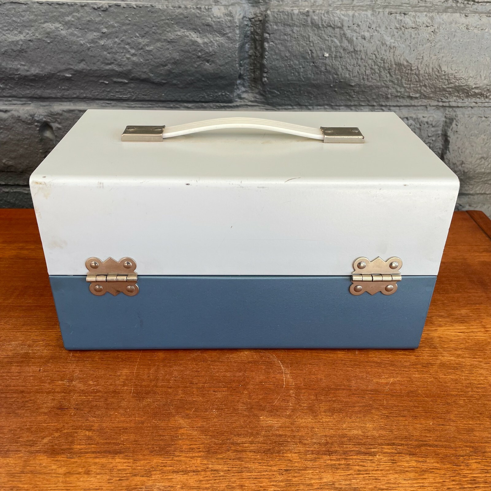 Smith-Victor 8mm Film Reel Carrying Case Holds 12 Five Inch Reels