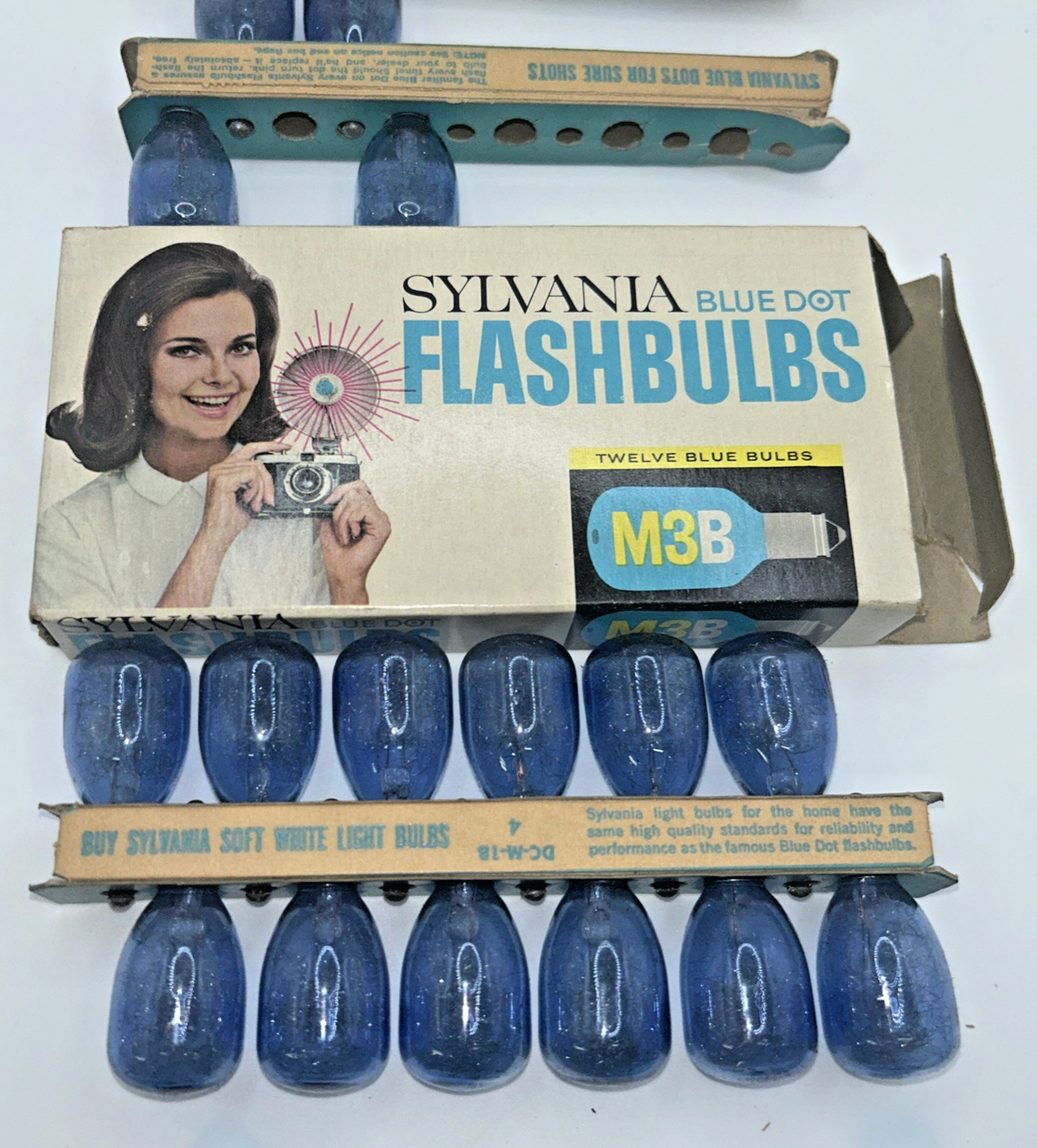 Vintage Sylvania Blue Dot Flashbulbs M3B Lot w/ Boxes Untested 16 Bulbs