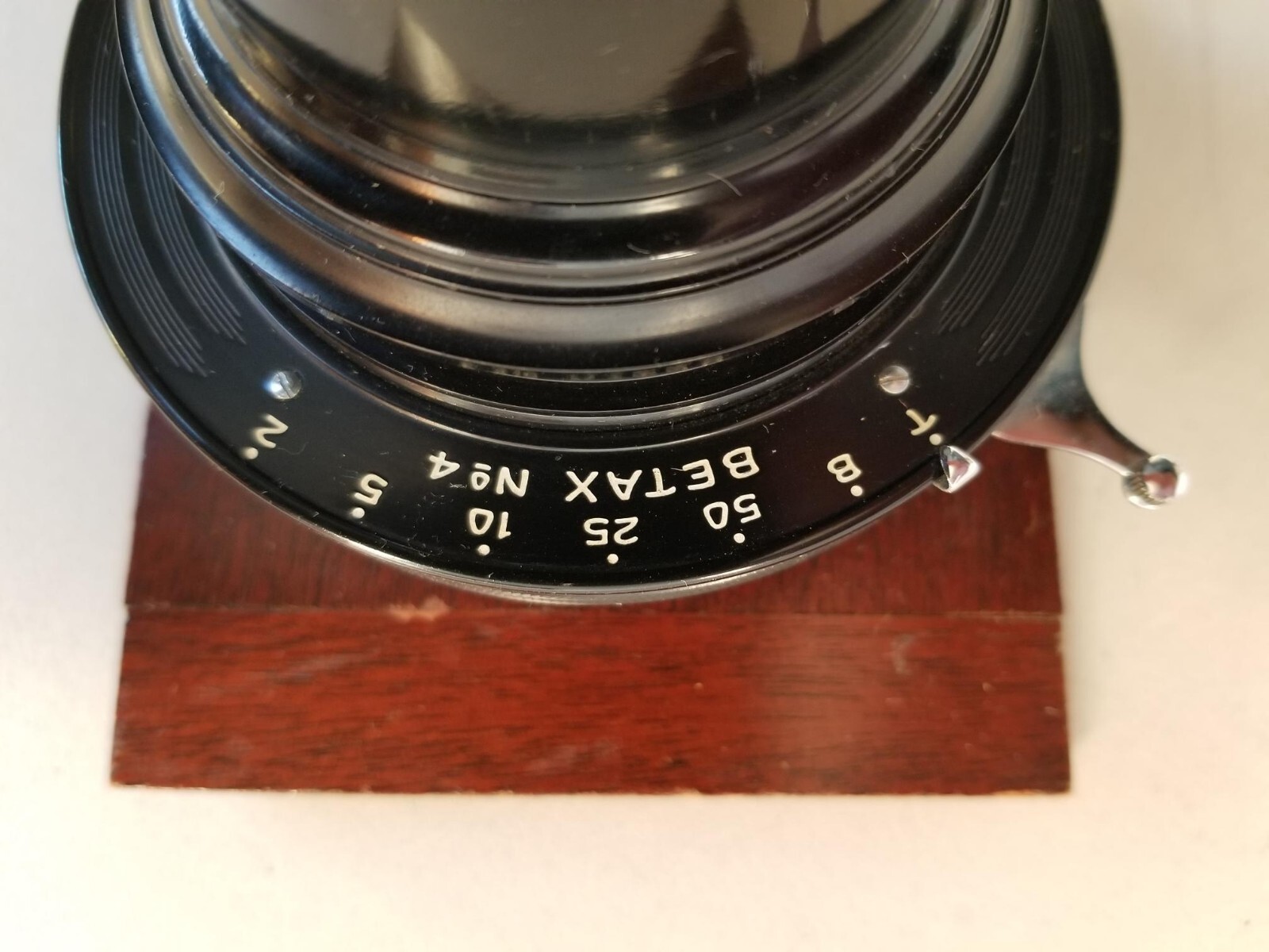 Vintage Wollensak Betax No. 4 Barrel with shutter on 5″ x 3 3/4″ board. Read!