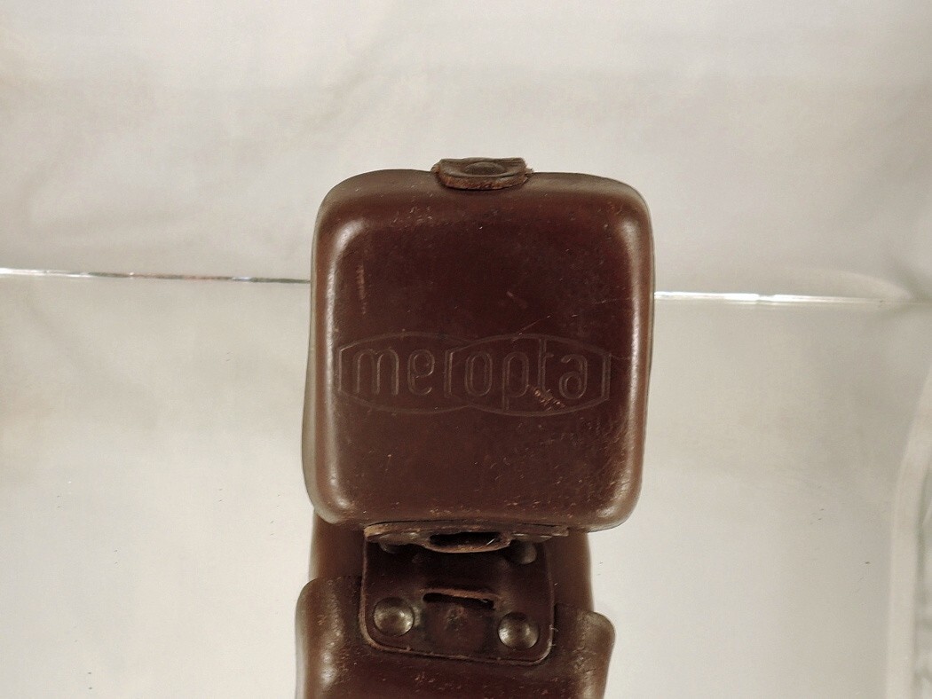 FLEXARET MEOPTA Leather box for a square lens hood B40 and four filters B36 used