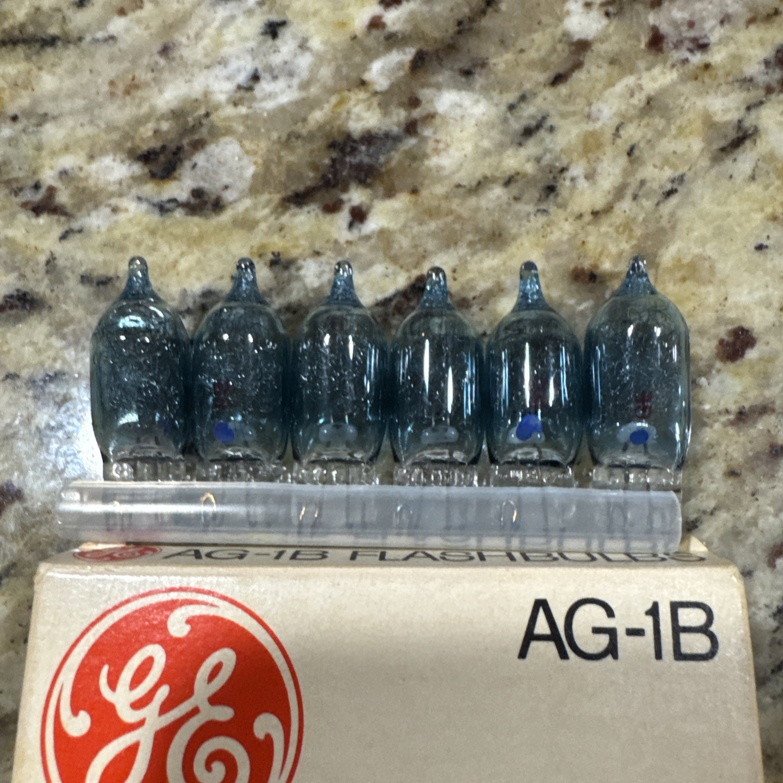 Vintage GENERAL ELECTRIC AG-1B Replacement Flashbulbs— Cpix