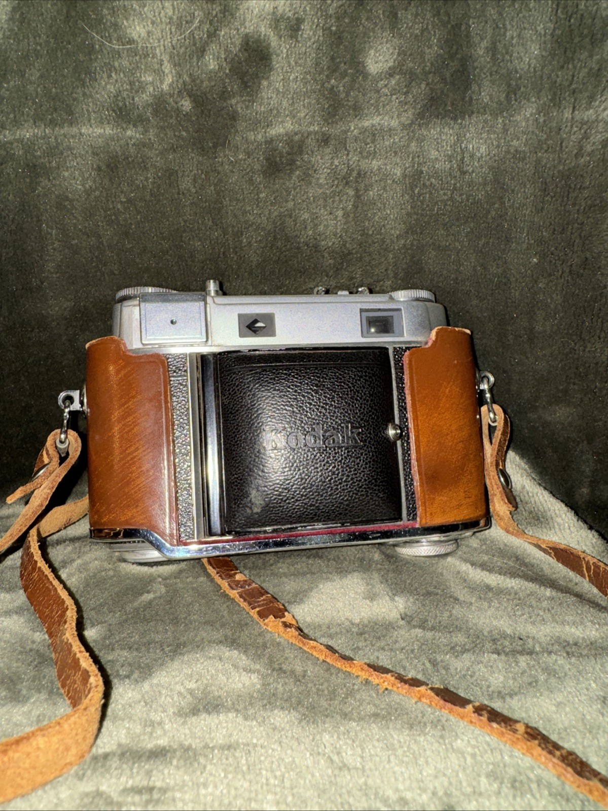 Kodak Retina IIIc w Kodak Bag, Kodalite Flasholder, Bulbs, And Light Reader.
