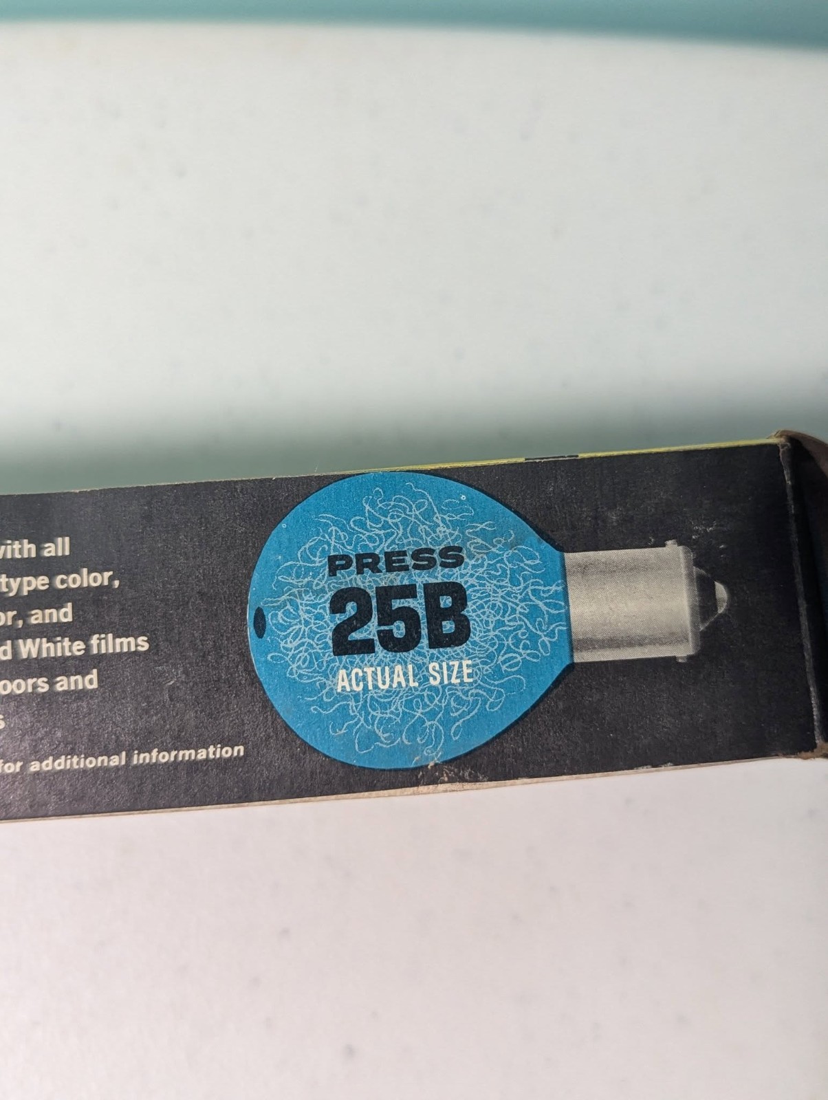 Sylvania Blue Flashbulbs 4 Bulbs Total With Box Vintage