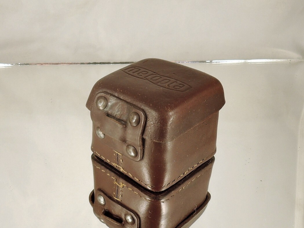 FLEXARET MEOPTA Leather box for a square lens hood B40 and four filters B36 used