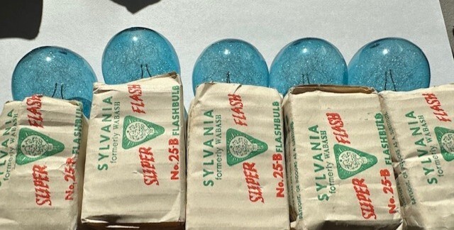 Kodak Cannisters-Sylvania Super Flash 25B Bulbs Camera Collector Photographer