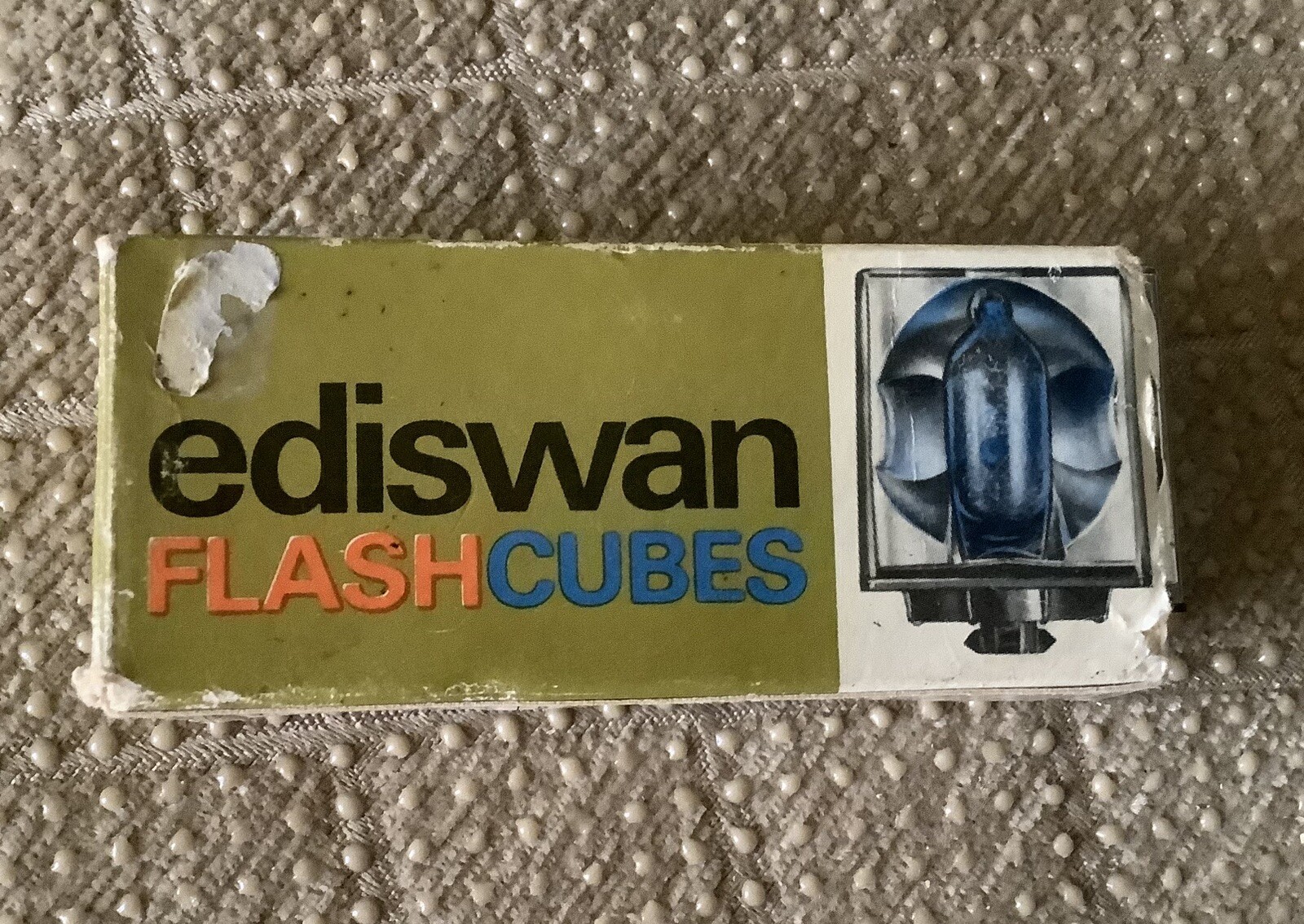 Vintage SYLVANIA GTE Blue Dot Flash Cubes*3 Pack + Bonus GTE/EDISWAN Flashcubes