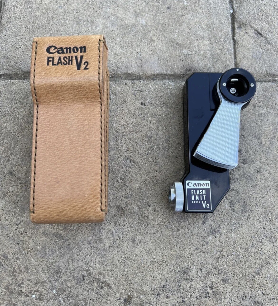 Vtg Canon Flash UNIT MODEL V2 FLASHBULB From JAPAN with Leather Case