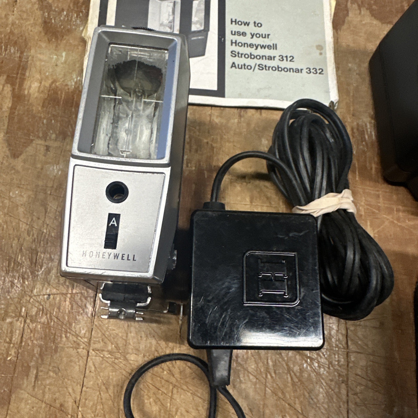 Vintage Lot Of 2 Photo Flash Units PARTS ONLY Strobonar 313 Pentax AF 200S