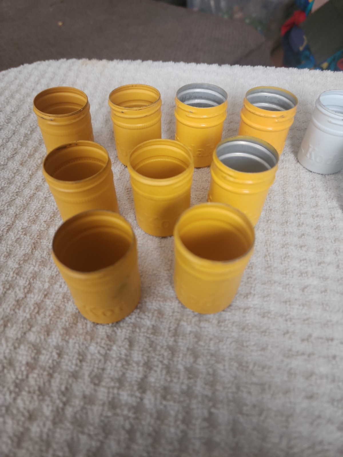 VINTAGE 15 KODAK METAL FILM CANISTERS NO LIDS Yellow & White