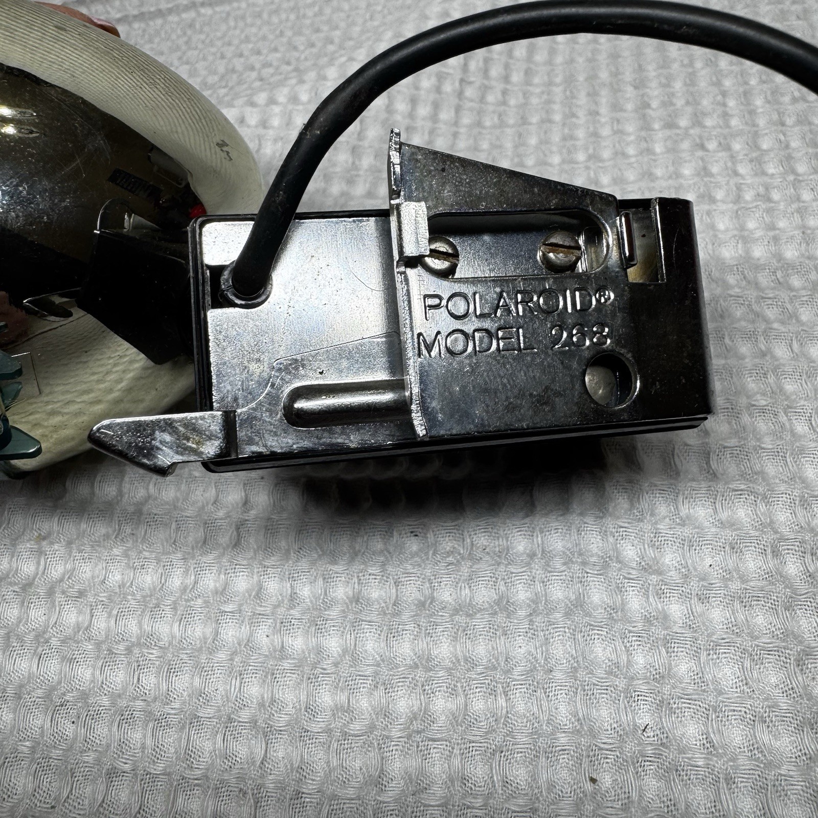 Vintage Polaroid Model 268 Flash Bulb Unit Blue Reflector Untested